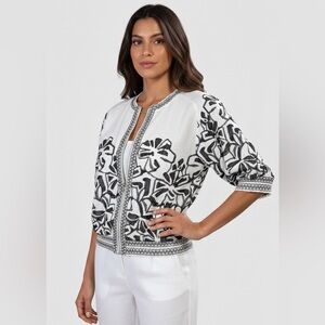 Chico’s Black & White Embroidered Linen Tops Size 1 Petite | Zip Front